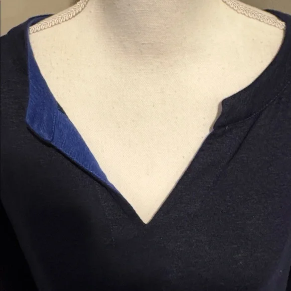Lysse navy blue split neck linen knit sweater with contrasting blue strip - Picture 2 of 11